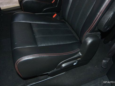 Used 2019 Dodge Grand Caravan GT image 24