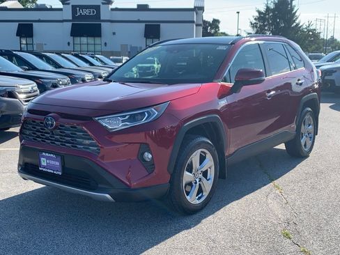 Used 2020 Toyota RAV4 Limited AWD/4WD image 4