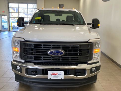 New 2026 Ford F250 XL w/ XL Chrome Package image 3