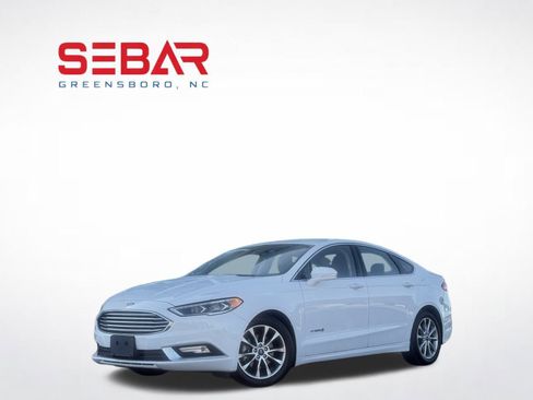 Used 2017 Ford Fusion SE w/ Equipment Group 602A image 1