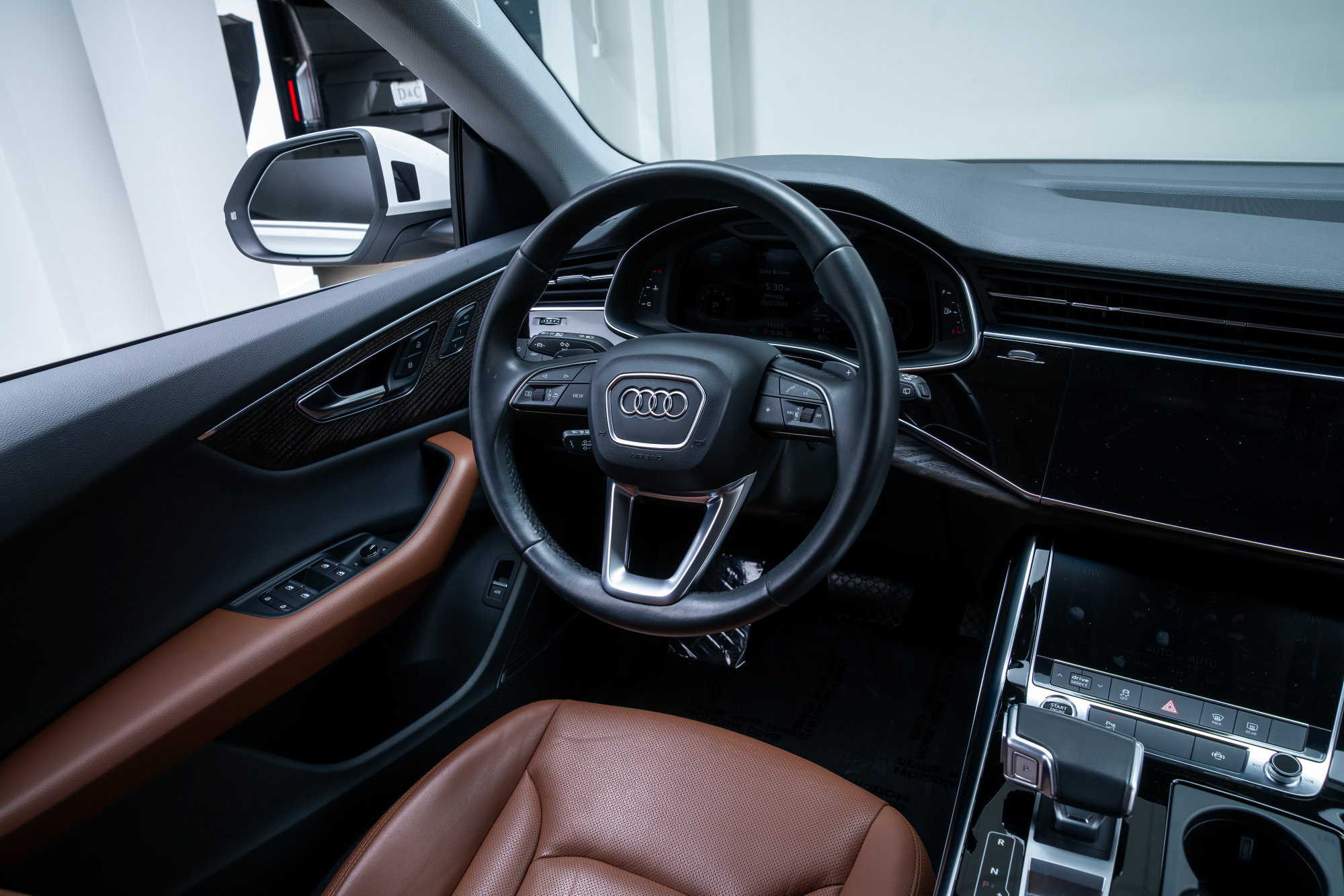 Used 2022 Audi Q8 Premium Plus AWD/4WD image 9