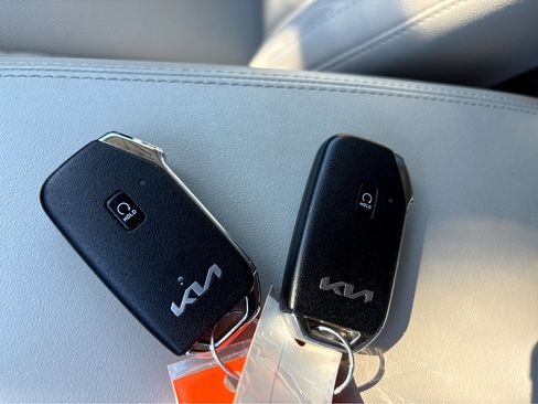 Used 2022 Kia Sorento SX image 40