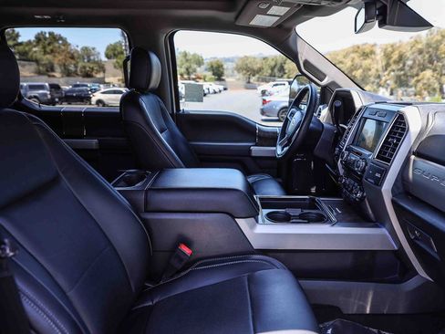 Used 2018 Ford F250 Lariat w/ Lariat Ultimate Package AWD/4WD image 16