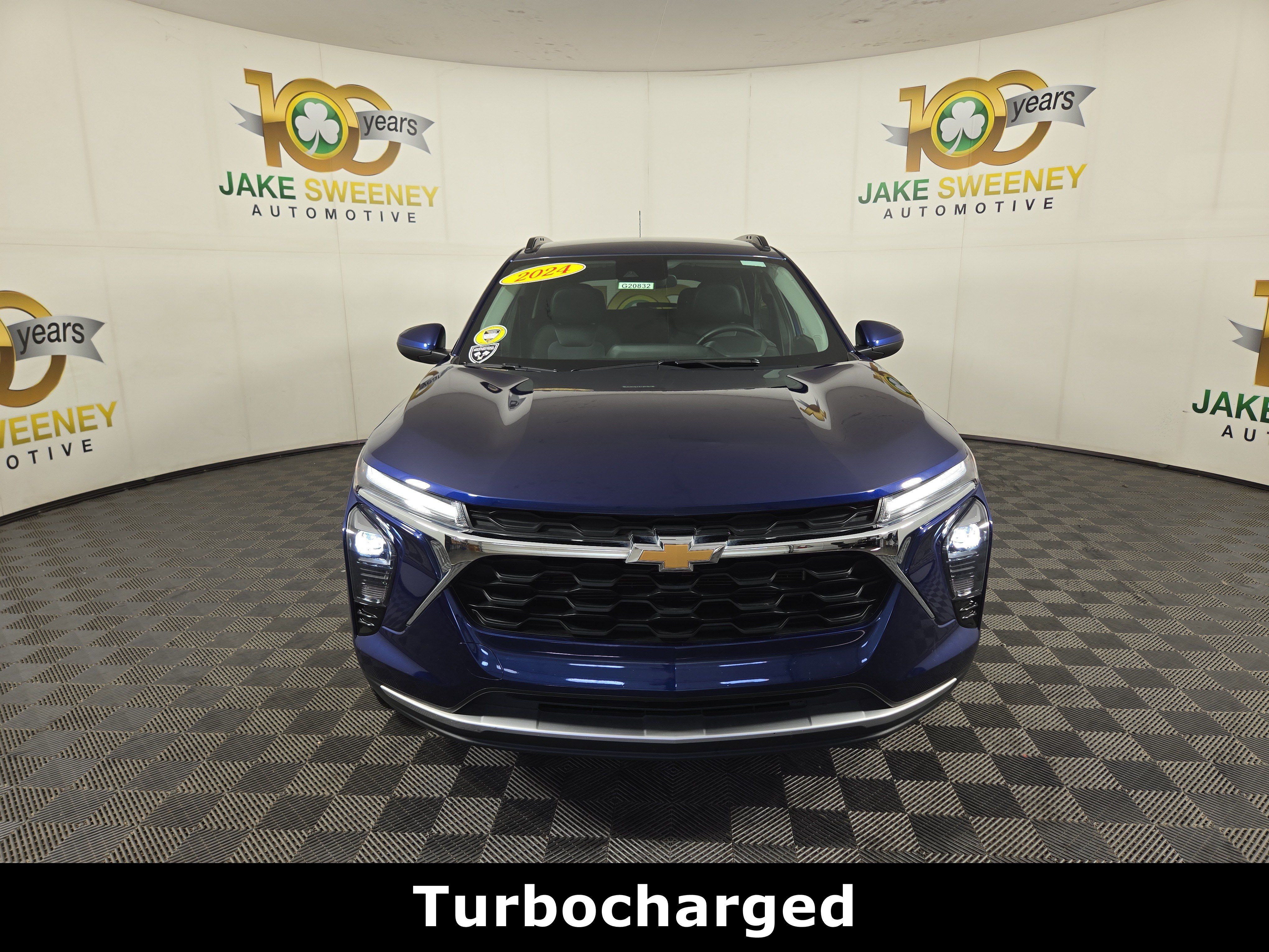 Used 2024 Chevrolet Trax LT w/ Driver Confidence Package FWD image 2