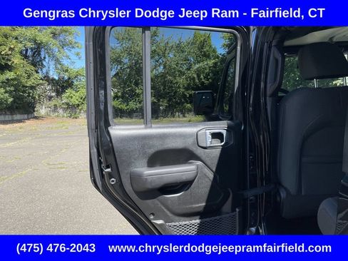 Used 2024 Jeep Wrangler Unlimited w/ Convenience Group AWD/4WD image 23