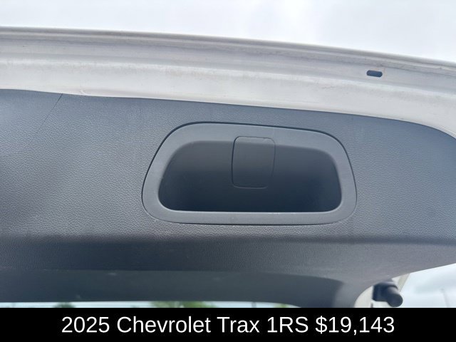 Used 2025 Chevrolet Trax RS w/ Driver Confidence Package FWD image 29