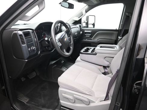 Used 2017 Chevrolet Silverado 2500 W/T w/ WT Fleet Convenience Package image 9