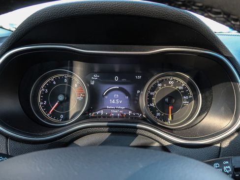 Used 2023 Jeep Cherokee Altitude Lux image 29