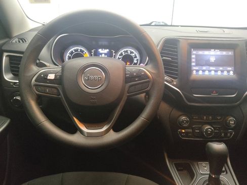 Used 2020 Jeep Cherokee Latitude FWD image 22
