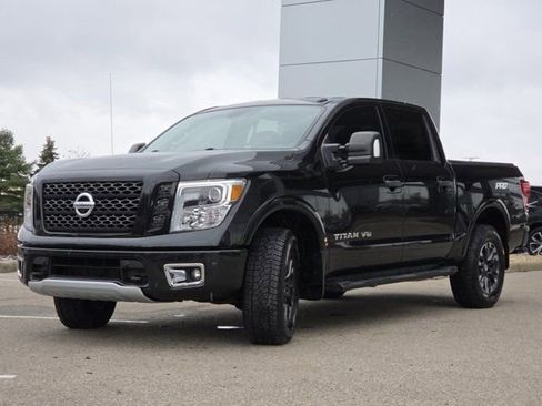 Used 2018 Nissan Titan PRO-4X w/ Pro-4x Convenience Package image 22
