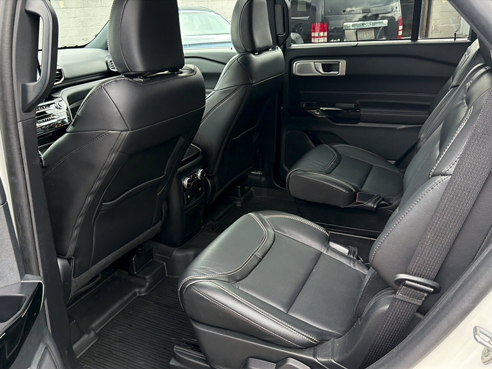 Used 2022 Ford Explorer ST w/ Equipment Group 401A AWD/4WD image 13