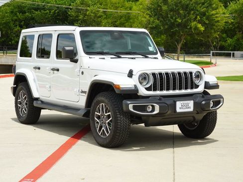 New 2025 Jeep Wrangler Unlimited Sahara AWD/4WD image 5