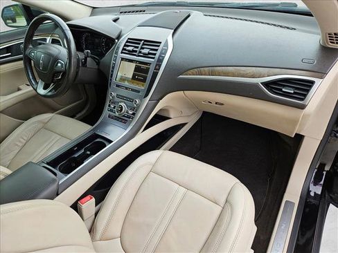 Used 2019 Lincoln MKZ Reserve FWD image 20