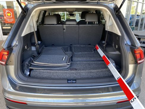 Certified 2023 Volkswagen Tiguan SE FWD image 16