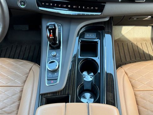 Used 2022 Cadillac Escalade Premium Luxury image 15