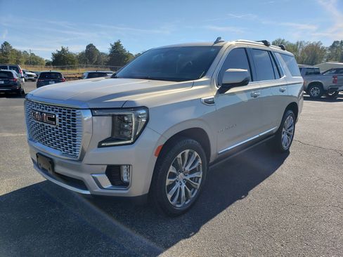 Used 2021 GMC Yukon Denali w/ Denali Premium Package image 2