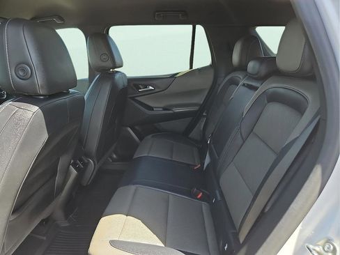 Used 2025 Chevrolet Equinox LT w/ Convenience Package II FWD image 8