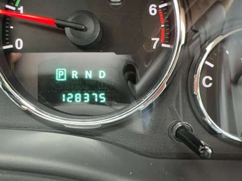 Used 2012 Jeep Liberty Limited Jet AWD/4WD image 9