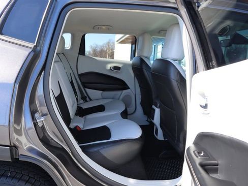 Used 2020 Jeep Compass Latitude w/ Cold Weather Group image 18