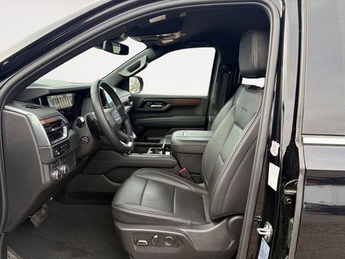 Used 2025 GMC Yukon Denali image 9