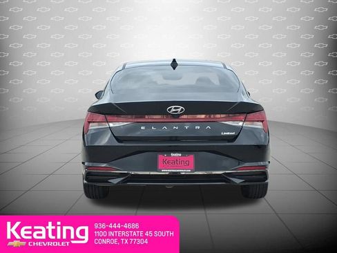 Used 2023 Hyundai Elantra Limited FWD image 7