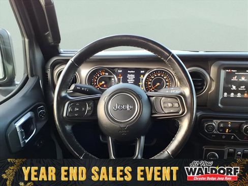Used 2022 Jeep Gladiator Willys image 11