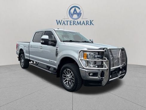 Used 2017 Ford F250 Lariat w/ Lariat Value Package AWD/4WD image 10
