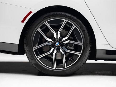Used 2026 BMW 740i RWD image 35