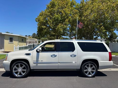 Used 2012 Cadillac Escalade ESV Luxury AWD/4WD image 1