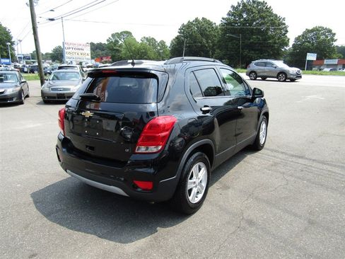 Used 2019 Chevrolet Trax LT w/ LT Convenience Package FWD image 7