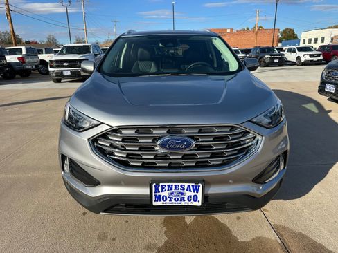 Used 2024 Ford Edge Titanium w/ Class II Trailer Tow Package image 2