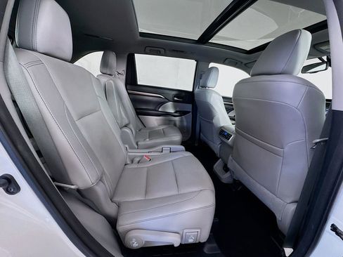 Used 2015 Toyota Highlander Limited image 30