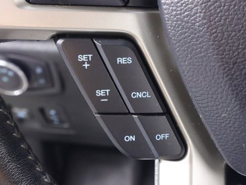 Used 2020 Ford F150 Lariat w/ Trailer Tow Package image 14