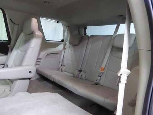 Used 2016 Cadillac Escalade Luxury AWD/4WD image 28