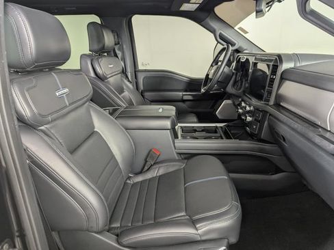 Used 2025 Ford F450 Platinum w/ FX4 Off-Road Package AWD/4WD image 22