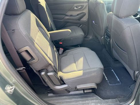 Used 2022 Chevrolet Traverse LT image 12