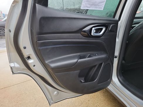 Used 2025 Jeep Compass Limited w/ High Altitude Package image 16