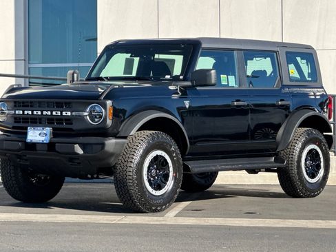 New 2025 Ford Bronco Base w/ Sasquatch Package image 7