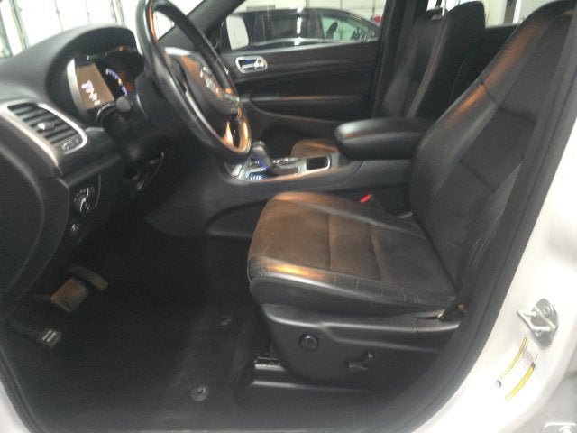 Used 2019 Jeep Grand Cherokee Altitude AWD/4WD image 16