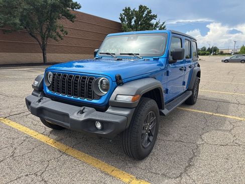 Used 2024 Jeep Wrangler Unlimited Sport AWD/4WD image 9