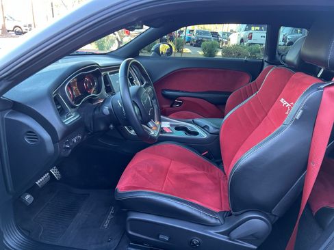 Used 2017 Dodge Challenger SRT Hellcat RWD image 19