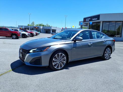 Used 2024 Nissan Altima 2.5 SL AWD/4WD image 2