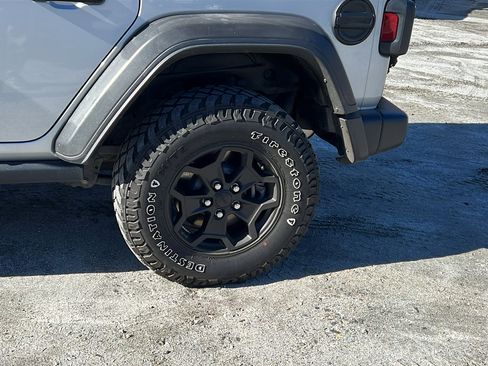 Used 2023 Jeep Wrangler Unlimited image 12