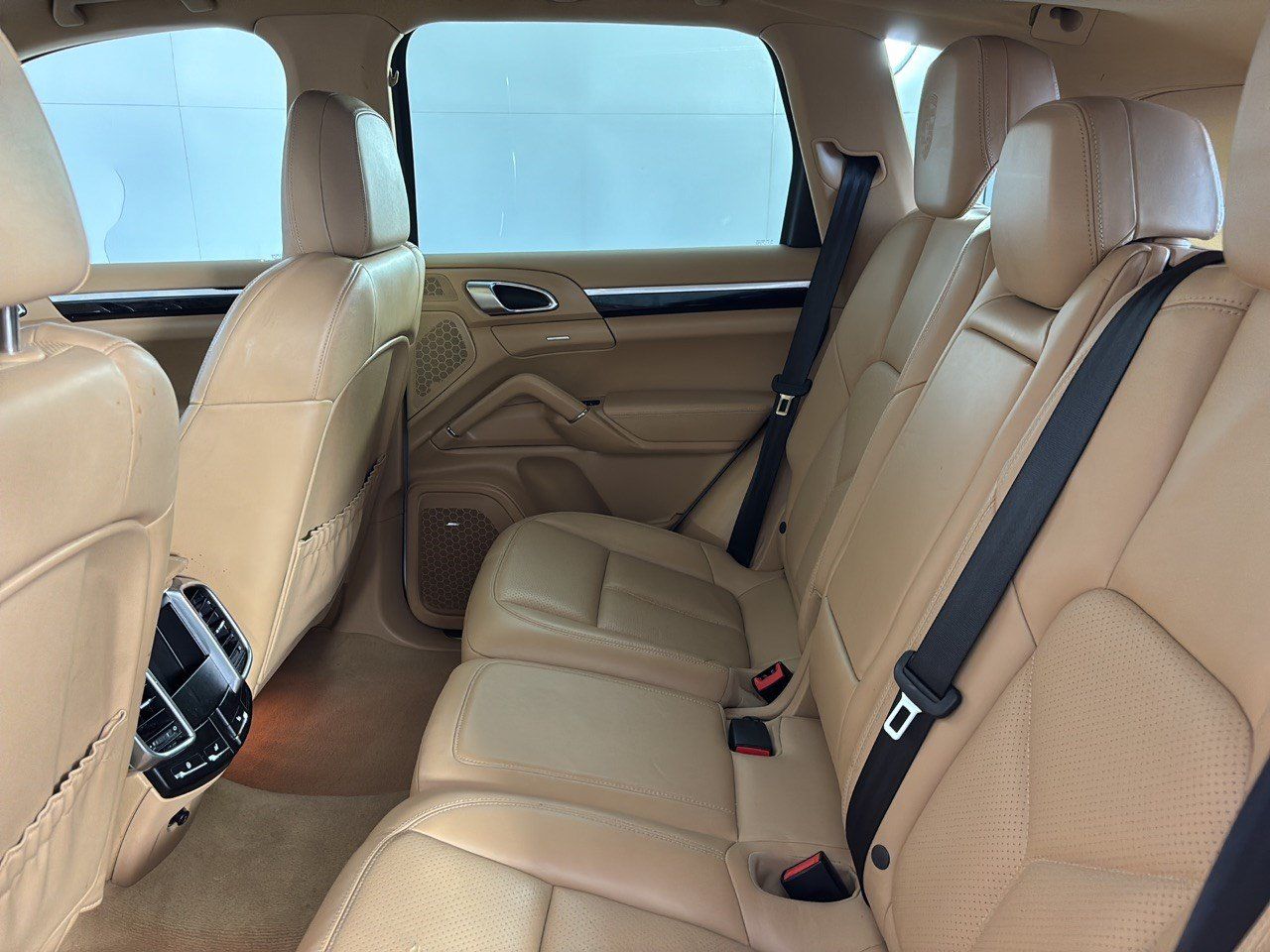 Used 2014 Porsche Cayenne Platinum Edition AWD/4WD image 25
