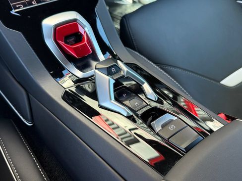 Used 2021 Lamborghini Huracan EVO RWD image 45