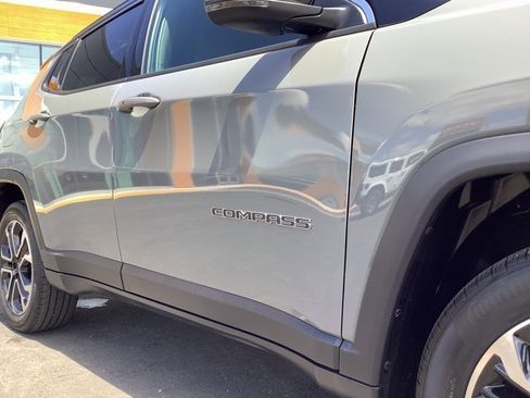 Used 2024 Jeep Compass Limited image 39