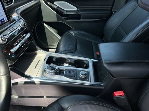 Used 2023 Ford Explorer Platinum w/ Technology Package AWD/4WD image 38