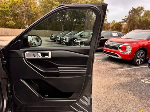 Used 2020 Ford Explorer Limited w/ Class III Trailer Tow Package AWD/4WD image 33