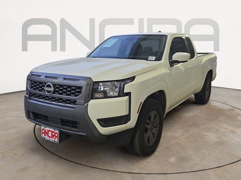Used 2025 Nissan Frontier SV RWD image 3
