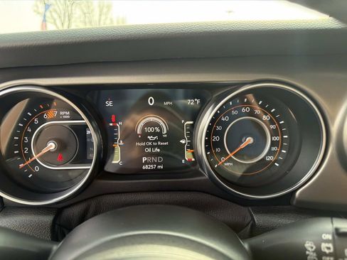 Used 2021 Jeep Wrangler Sport S image 23